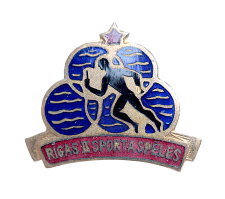 Значок "Rigas II Sporta Speles" Металл, эмаль Латвия, третья четверть XX века х 2 см Сохранность хорошая инфо 4789e.